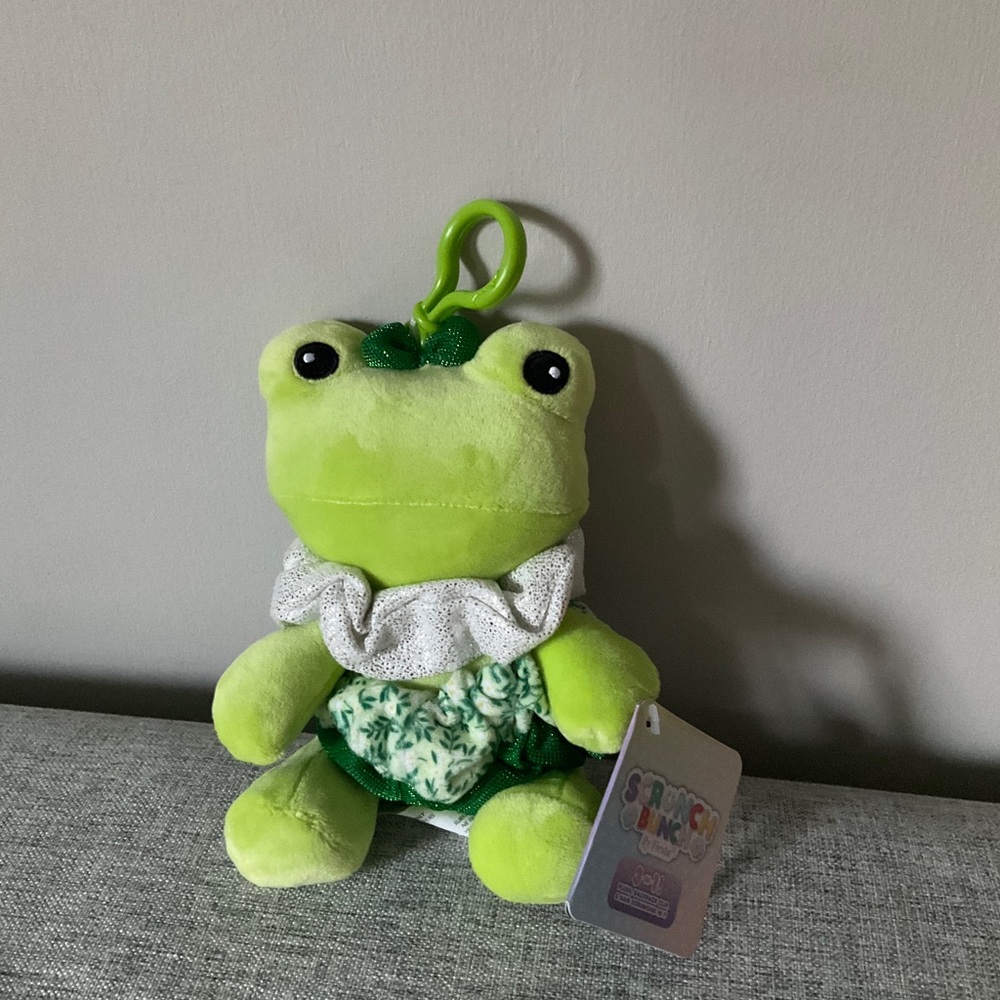 Frog Scrunch Bunch by Fiesta - New with tag!